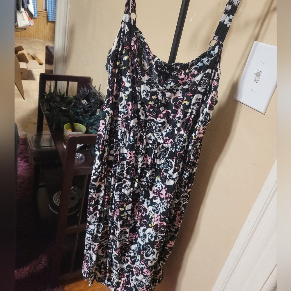 Size 1 Skull and Roses Torrid Dress